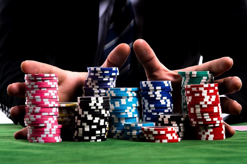 Sơ lược về trò chơi Poker online kiếm tiền